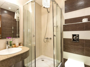 City Avenue Hotel by HMG