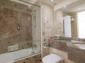 The Golden Coast Beach Hotel