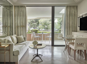 Отель Grand-Hôtel du Cap-Ferrat, A Four Seasons