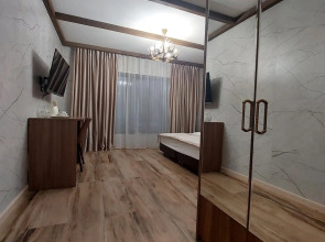 Апартаменты в отеле Red wood