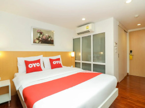 OYO 225 Premier Place Hotel