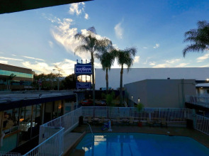 The Sojourn Los Angeles - Sherman Oaks