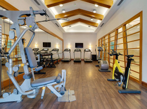 DoubleTree by Hilton Hotel Van