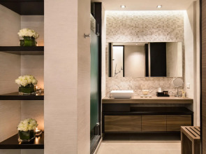 60 Hyde Park Gate Hotel