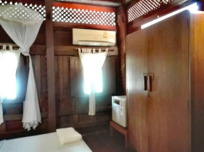 Luang Chumni Village