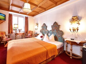 Alpenrose Traditionsgasthof Mittenwald