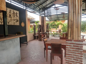 Panisara Pool Villa Huahin