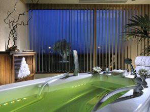 Отель Rome Marriott Park