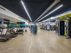 Four Views Monumental Lido