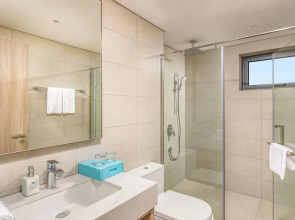 A La Carte Ha Long Bay Residence