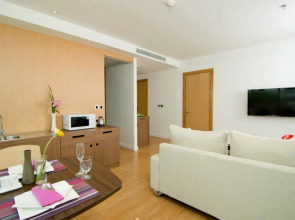 Seven Zea Chic Hotel