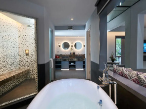 Отель Hard Rock Hotel Bali