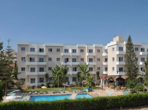 DebbieXenia Hotel Apartments