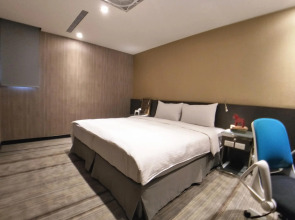 West.inn48 - Self Check-In Hotel