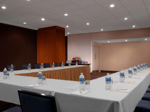 Отель DoubleTree by Hilton Metropolitan - New York City