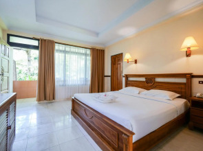 Palm Beach Hotel Bali