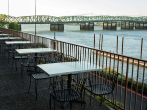 Holiday Inn Portland - Columbia Riverfront by IHG