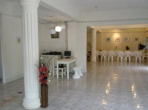 Albatross Guesthouse @ Thungwualaen Beach