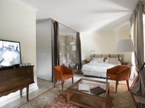 Augustus Hotel & Resort