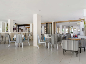 Royal Sunset Beach Club