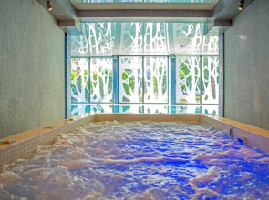 Palmon Bay Hotel & Spa