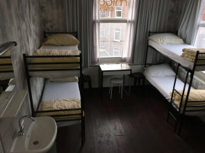 Amigo Hotel - Hostel