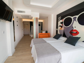 Отель THB Naeco Ibiza - Adults Only