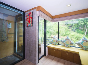 Phi Phi Nice Beach Hotel Hip