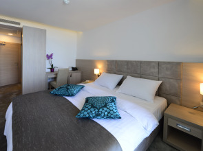 Grand Hotel Adriatic II