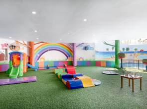 Отель Seadust Cancun Family Resort