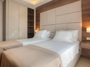 Отель Twelve by Aycon