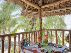 Shanuo Beach Bungalows