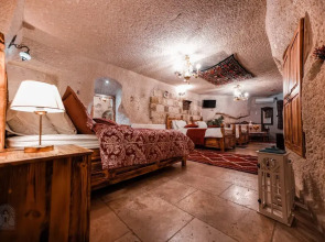 Zeus Cave Suites