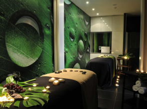 Отель The Views Oasis - Family Friendly