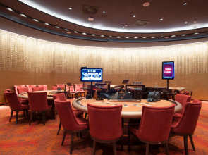 Maestral Resort & Casino