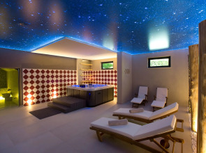 Atlantis Beach Hotel