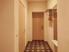 Отель Ambassador Plaza