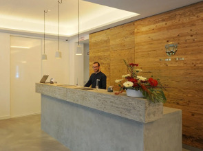 Bayer 89 Vi Vadi Hotel