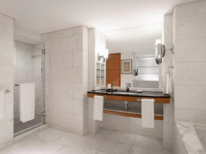 Kowloon Shangri-La, Hong Kong