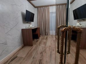 Апартаменты в отеле Red wood