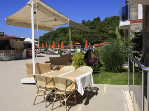 Tropical  Deluxe Suites