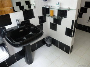 Argonauta Boracay Boutique Hotel with Apartments and Villas