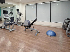 Holiday Inn Express Los Angeles Airport by IHG