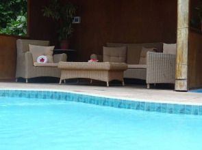 Reef Holiday Apartments