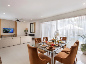 The Luxury Collection, Monaco Blu