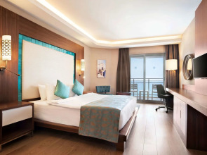 Ramada Hotel & Suites by Wyndham Kusadasi