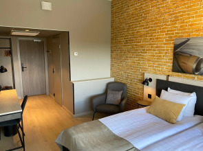 Skyline Airport Hotel