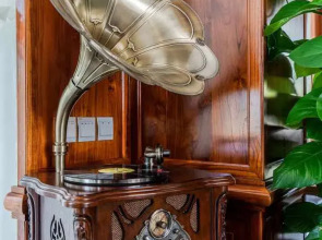 Sea Breeze Hotel & Villa