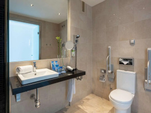 Hotel Cádiz Paseo del Mar Affiliated by Meliá