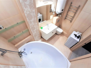 Мегаполис на улице Средне-Московская